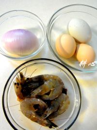 鲜虾洋葱炒蛋怎么做好吃_鲜虾洋葱炒蛋的做法