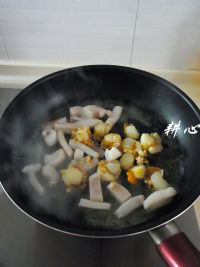 鱿鱼条扇贝皇炒意粉怎么做好吃_鱿鱼条扇贝皇炒意粉的做法