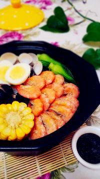 海鲜汤骨烩米线怎么做好吃_海鲜汤骨烩米线的做法