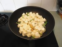 OX酱虾仁煮豆腐怎么做好吃_OX酱虾仁煮豆腐的做法