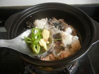 砂锅煲安康鱼汤怎么做好吃_家常砂锅煲安康鱼汤的做法