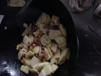 鱿鱼干烧土豆片怎么做好吃_家常鱿鱼干烧土豆片的做法