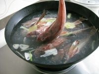红头鱼豆腐汤怎么做好吃_家常红头鱼豆腐汤的做法