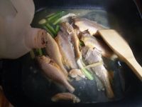 蒜苗烧小黄鱼怎么做好吃_家常蒜苗烧小黄鱼的做法