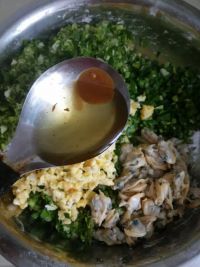 香芹蛤肉水饺怎么做好吃_家常香芹蛤肉水饺的做法