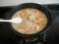 虾仁油条砂锅煲粥怎么做好吃_家常虾仁油条砂锅煲粥的做法