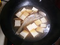 黄瓜鱼烧豆腐怎么做好吃_家常黄瓜鱼烧豆腐的做法