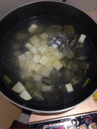 花蛤豆腐汤怎么做好吃_家常花蛤豆腐汤的做法