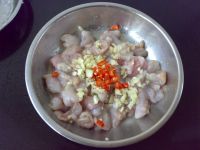 蒜辣鱼杂怎么做好吃_家常蒜辣鱼杂的做法